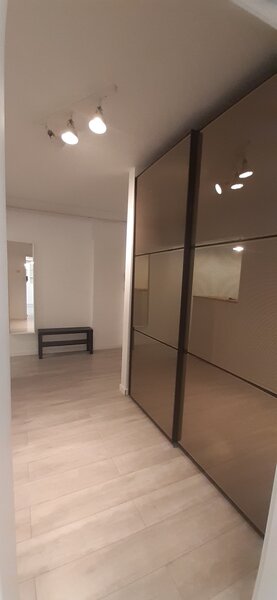 Aviatiei, adiacent Crystal Palace,