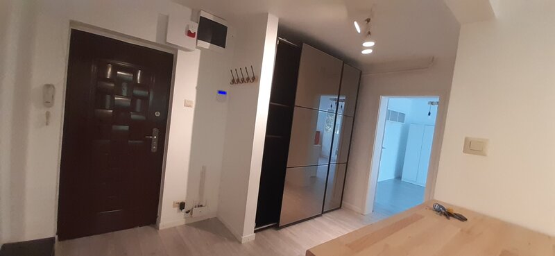 Aviatiei, adiacent Crystal Palace,