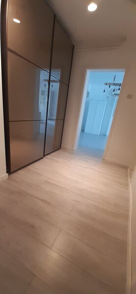 Aviatiei, adiacent Crystal Palace,